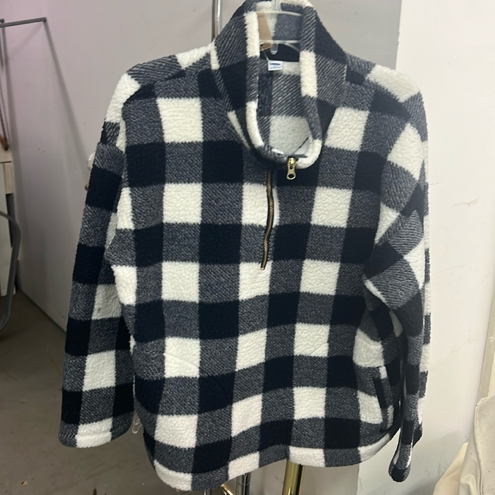 QUARTER ZIP PULLOVER